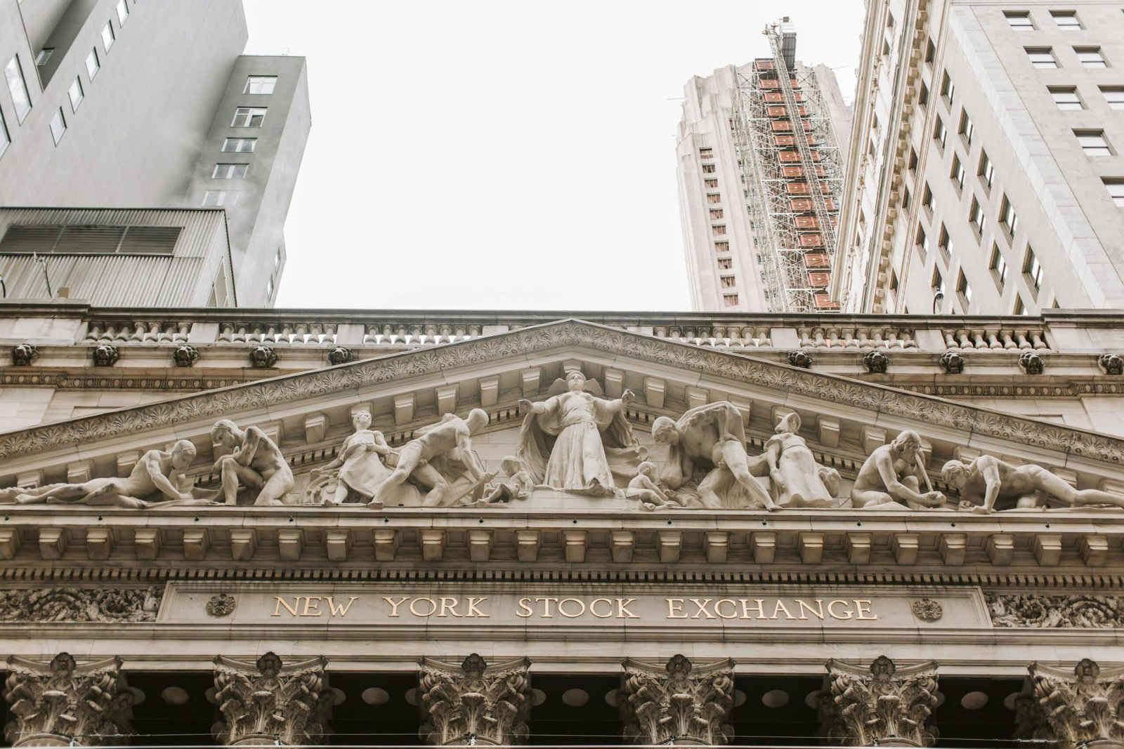 Classical architecture representing concepts of Primary Market and Secondary Market.